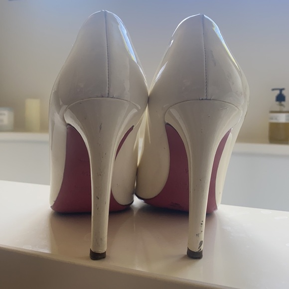 MIU MIU wht patent 5.5 round toe - Picture 8 of 10